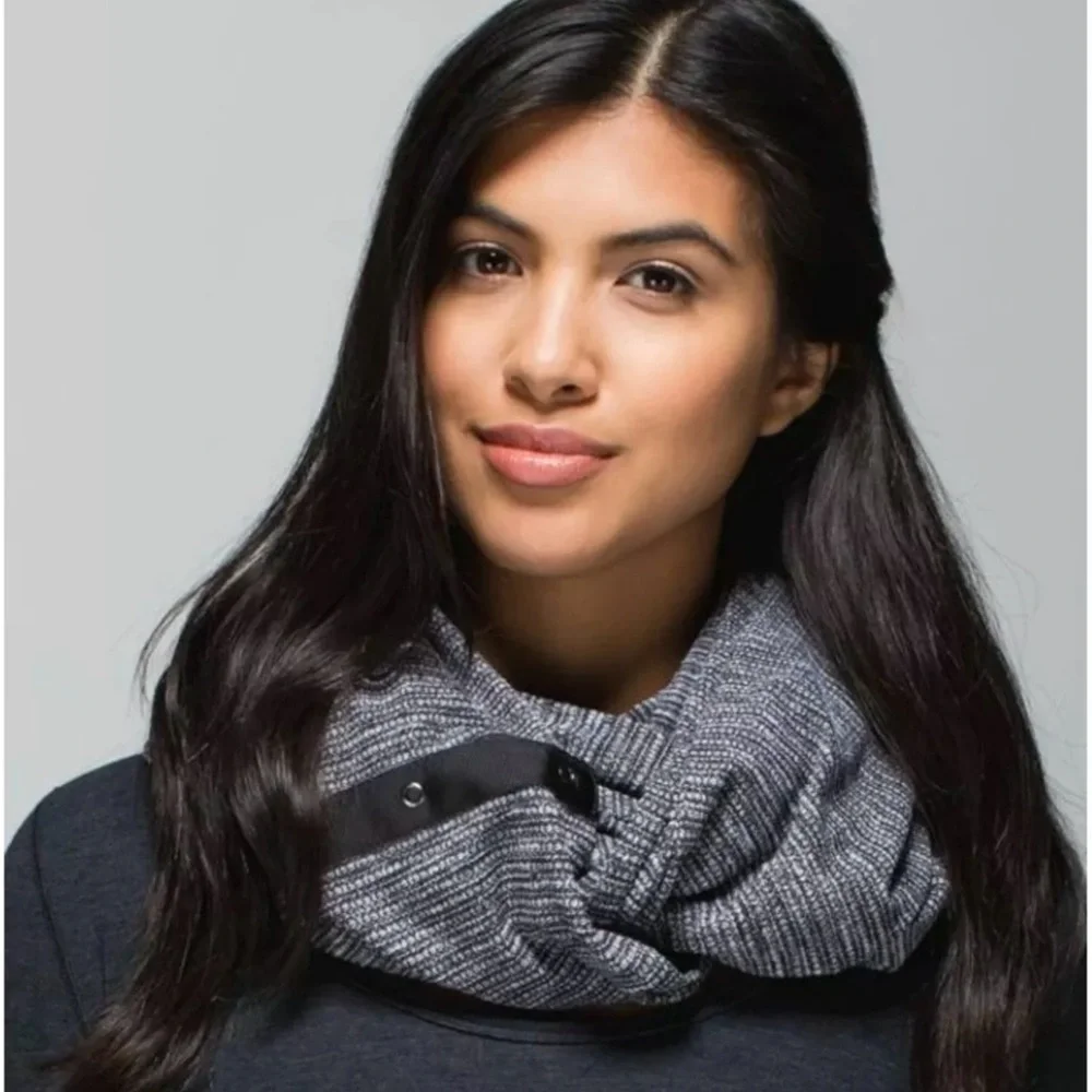 Lululemon Vinyasa Scarf - Black Gray Heathered Herringbone - Picture 4 of 11